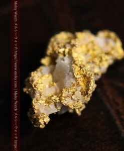 1.48gの豆粒サイズで両面に違いが見える自然金-G0574-3