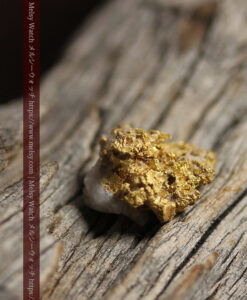 1.51gの少し大きめの石英とツンツンと突起がたくさんある自然金-G0575-3