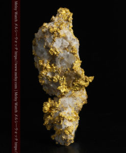 33.53gの雪化粧のような石英の結晶に覆われた美しい自然金-G0244-3