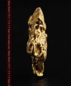 2.29gの飛行機か魚・鳥のような形の自然金-g0257-4