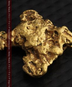 2.29gの飛行機か魚・鳥のような形の自然金-g0257-6