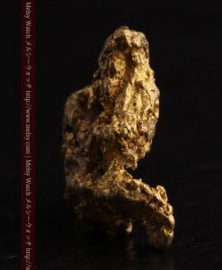 1.38gの鉱物らしさを楽しむ小さな自然金-g0259-3