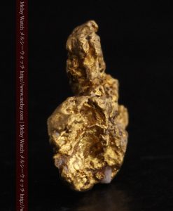 1.38gの鉱物らしさを楽しむ小さな自然金-g0259-4