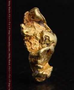 2.35gの芸術作品のような個性的な形をしている自然金-g0265-4