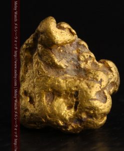 4.1gの小粒ながら重量感も楽しめる自然金-g0266-3