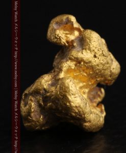 4.1gの小粒ながら重量感も楽しめる自然金-g0266-4