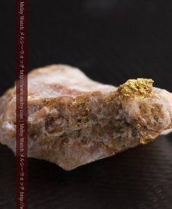 8.06gの透明感ある大きな石英付きの自然金-g0267-8