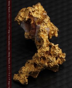 3.95gの恐竜・犬のような形の自然金-g0269-11