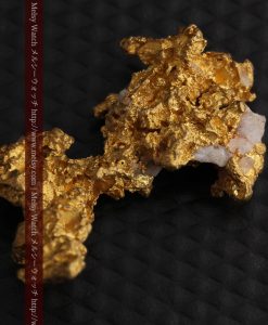 3.95gの恐竜・犬のような形の自然金-g0269-8