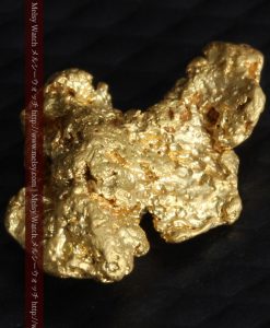 1.36gの色合いや形の綺麗な自然金-g0274-5