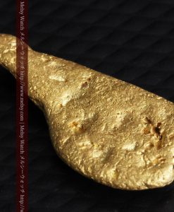 2.45gの瓢箪のような形の愛嬌ある自然金-G0278-6