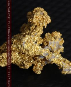 4.82gの小さな石英の粒と繊細な金の繋がりの自然金-g0289-11