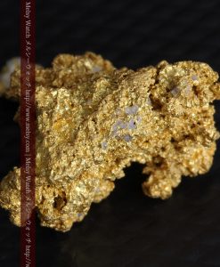 4.82gの小さな石英の粒と繊細な金の繋がりの自然金-g0289-7