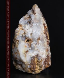 8.11gの三角錐状に先端の尖った金鉱石-g0293-3