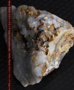 68.11gの三角錐状に先端の尖った金鉱石-g0293-6