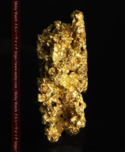 5.48gの神秘的な輝きを見せる繊細な姿の自然金-G0303-3