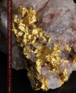 10.77gの小さな粒状の石英と凹凸に富んだ美しい姿の自然金-G0307-7