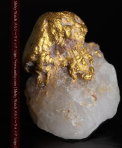 1.37gのキノコのような形の自然金と石英-G0316-3