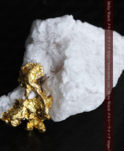 1.08gの粒子のような繊細な石英と自然金-G0322-6