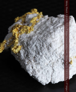 4.28gの細やかな淡雪のような石英と自然金-G0326-8