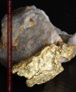 12.03gの非常に珍しいリーフ状のゴールドを冠した石英と自然金-G0327-12