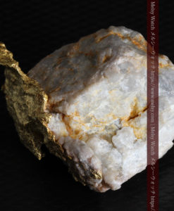 12.03gの非常に珍しいリーフ状のゴールドを冠した石英と自然金-G0327-14