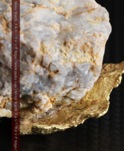 12.03gの非常に珍しいリーフ状のゴールドを冠した石英と自然金-G0327-7