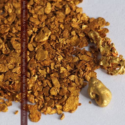 2.59gの小さな砂金・薄片金とやや粒の大きな自然金2点-G0336-1