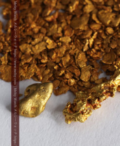 2.59gの小さな砂金・薄片金とやや粒の大きな自然金2点-G0336-2