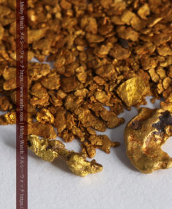 2.68gの小さな砂金・薄片金とやや粒の大きな自然金2点-G0337-2