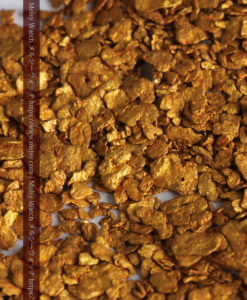 2.68gの小さな砂金・薄片金とやや粒の大きな自然金2点-G0337-4