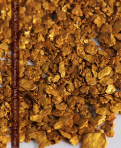 2.68gの小さな砂金・薄片金とやや粒の大きな自然金2点-G0337-5