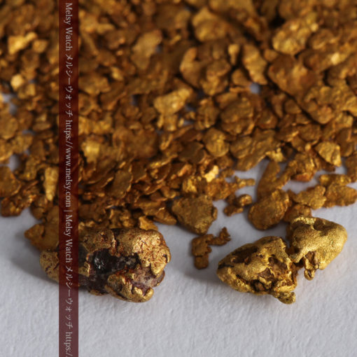 2.93gの小さな砂金・薄片金とやや粒の大きな自然金2点-G0338-1