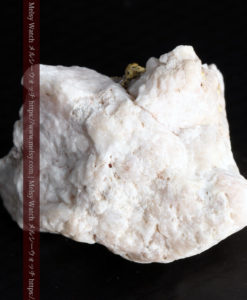 6.55gの厚みのある石英の中を走る自然金-G0355-13