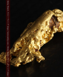 1.67gの天然ジュエリーのような美しい姿の自然金-G0358-5