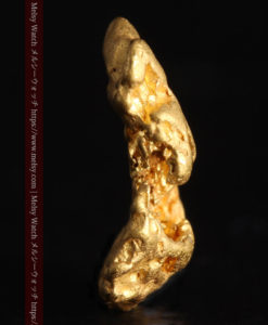 1.50gの色々な姿を想像していただける形の自然金-G0359-3