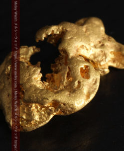 1.50gの色々な姿を想像していただける形の自然金-G0359-6