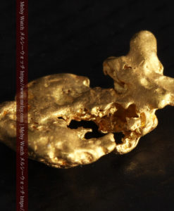 1.50gの色々な姿を想像していただける形の自然金-G0359-9