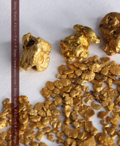 4.47gの小さな薄片金とやや粒の大きな自然金3点-G0373-8