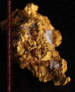 4.79gの蝋燭に灯る焔のような形の自然金-G0379-8