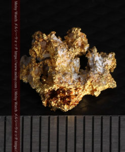 1.38gの小さいながらも立体感ある自然金-G0383-13