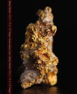 1.38gの小さいながらも立体感ある自然金-G0383-4