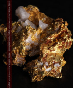 1.38gの小さいながらも立体感ある自然金-G0383-5