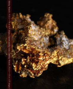 1.38gの小さいながらも立体感ある自然金-G0383-8