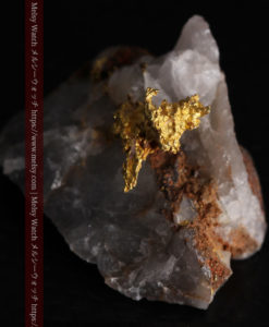 4.39gの石英から飛び出す立体的な自然金-g0386-6