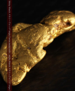 1.89gの泳ぐ魚のような形の自然金-G0390-10