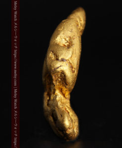 1.89gの泳ぐ魚のような形の自然金-G0390-3