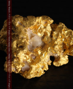 4.63gの少しの石英を含んだ野趣に溢れる立体的な自然金-G0395-9