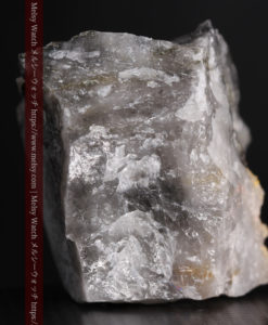 33.7gの大きな石英の谷間に走る綺麗な自然金-G0399-5