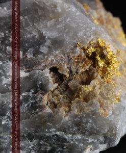 72gの大きな石英の中を通る自然金-G0403-3